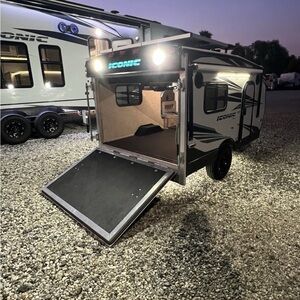 RV/Trailer/Toy Hauler 7in Exterior round Flood Light - LED, 12V 18W